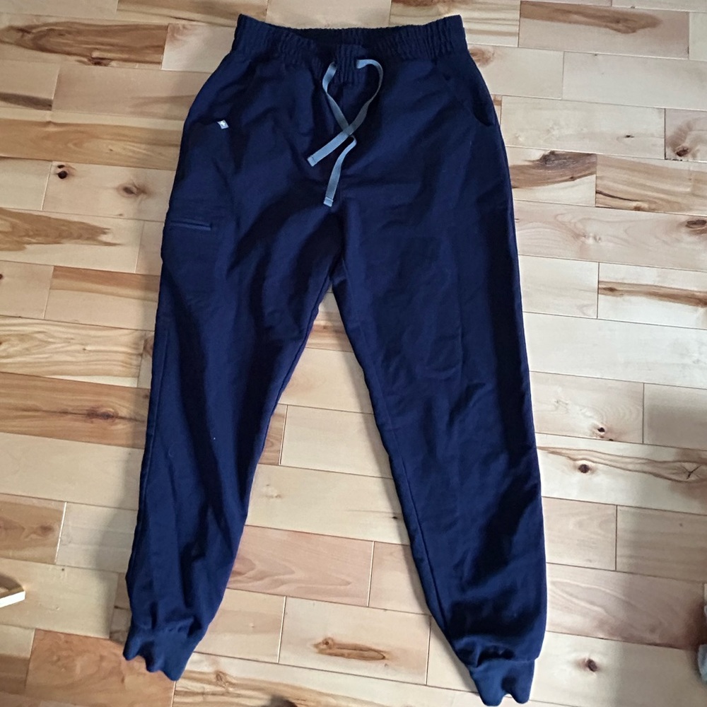 Figs Women’s Zamora Petite High Waisted Scrub Jogger Pants